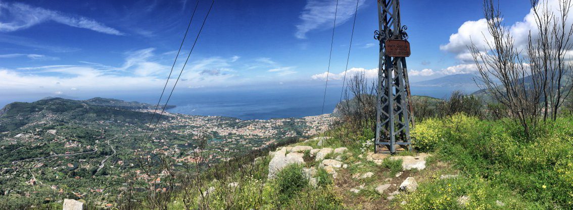 In cima al Monte Vico Alvano