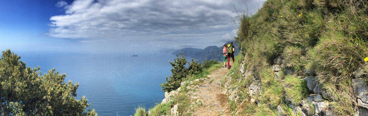Wandern von Bomerano über Nocelle nach Positano das Panorama ist ein ständiger Begleiter auf dem Weg